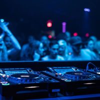 music-event-crowd-entertainment